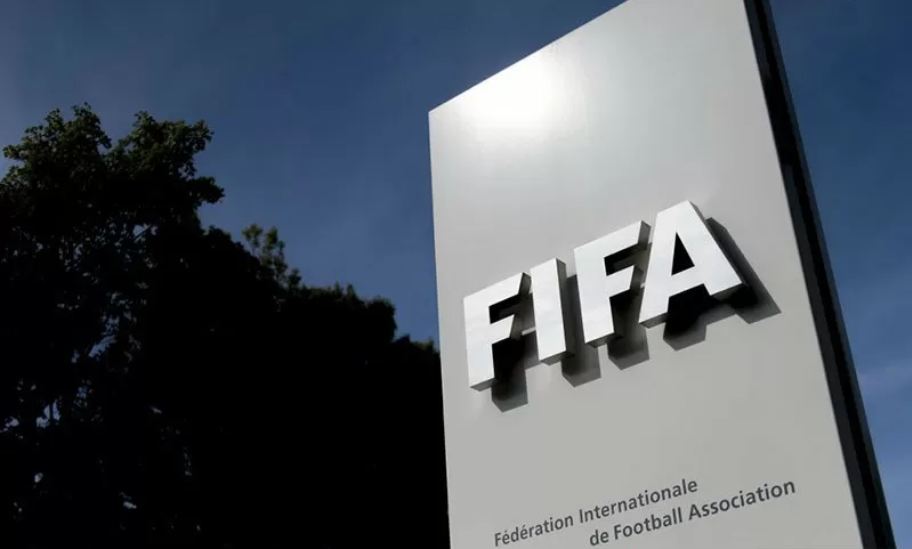 Dokumentasi - Logo badan sepak bola dunia FIFA terlihat di kantor pusatnya di Zurich. Libassonline.com/Fabrice COFFRINI / AFP/pri.