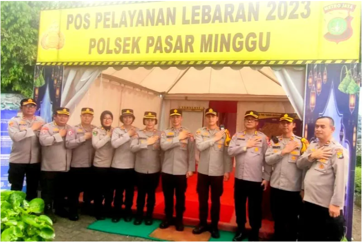 Sejumlah personel Polsek Pasar Minggu bersiap mengamankan Taman Margasatwa Ragunan, Jakarta, Selasa (25/4/2023). Libassonline.com/HO-Polsek Pasar Minggu